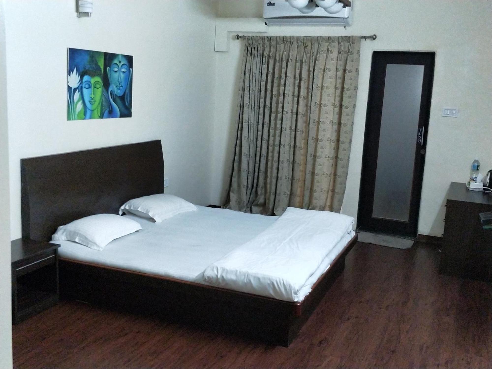 Apple Tree Apartments Koregaon Park Pune Exterior photo